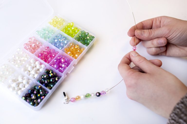 Making a glasses chain